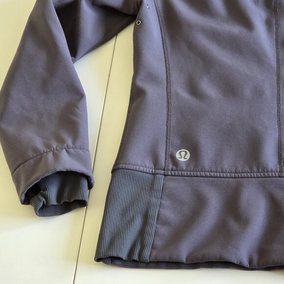 Lululemon Softshell Jacket Womens S/M Gray Zip LS Silverscent Hood Fleece Inside - Picture 3 of 16